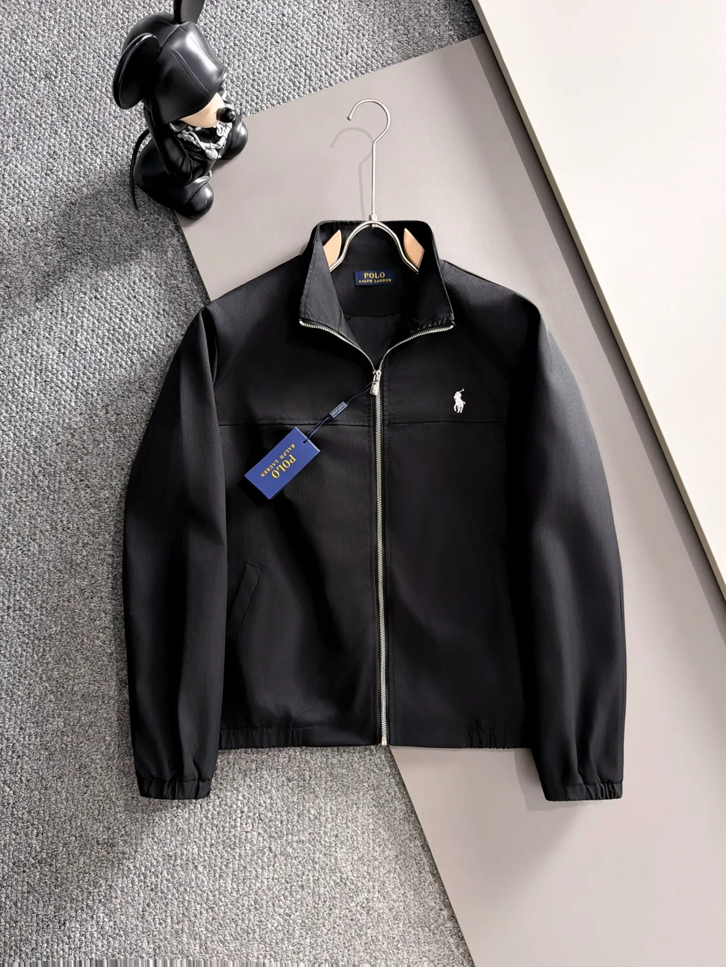 🛫🛫🛫High version Ralph Lauren 26ss custom-made top-quality fabrics, new jackets, casual pants, ribbon letter embroidery stitching new show products‼ The product is in perfect condition, comfortable and warm, complete with three labels, full and attractive color, very outstanding design, customized hardware accessories can easily enhance the fashion sense, the workmanship is extremely elegant and rigorous, and the wiring is neat and meticulous! A masterpiece from a famous designer! The upper body does not look bloated and is super handsome! Sizes：M～XXXL